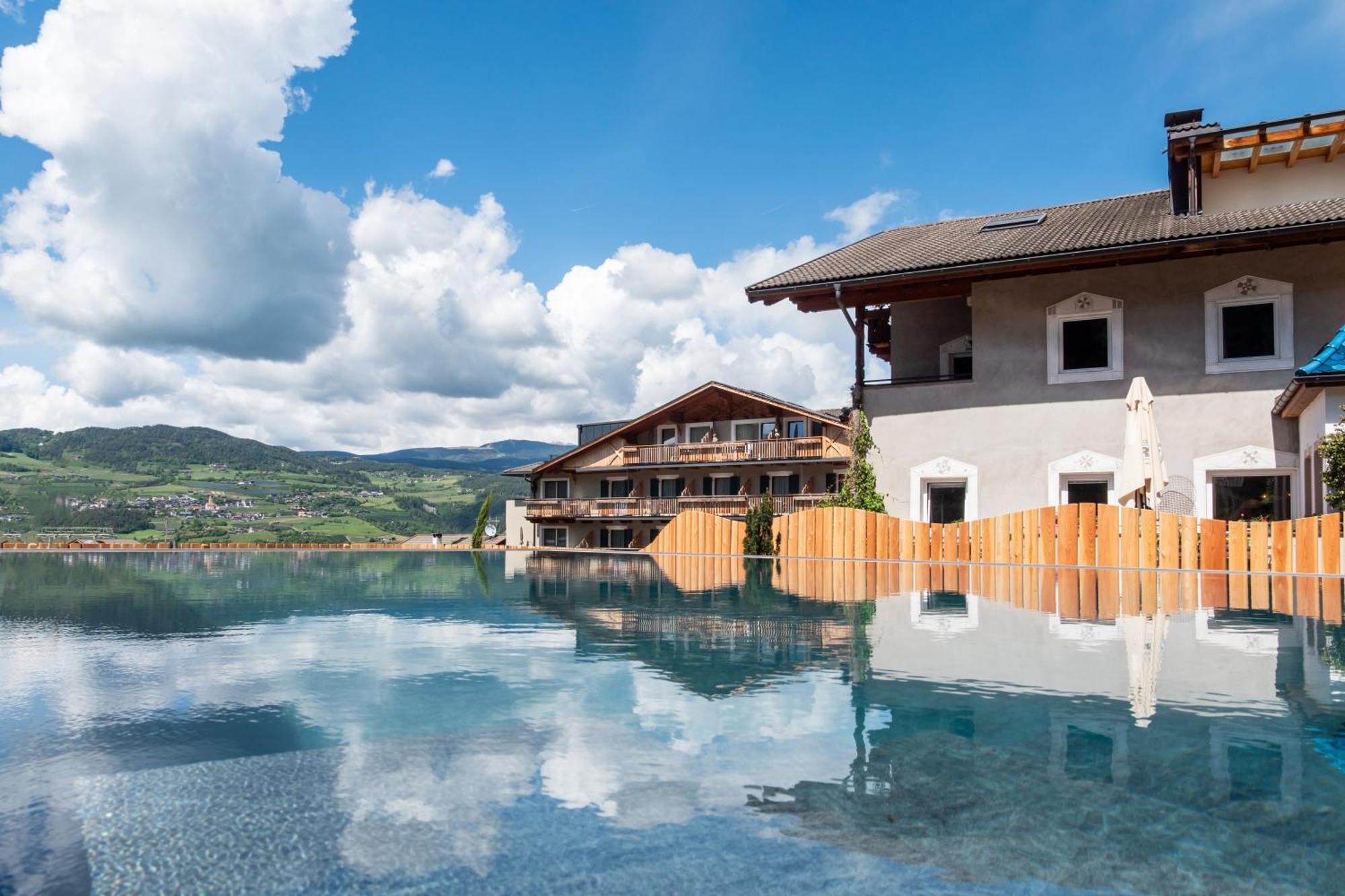 Hotel Oberwirt Weisses Kreuz à Collepietra  Extérieur photo